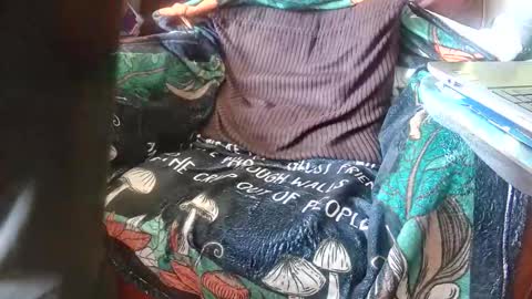 Snapshot of asianlooker chatting on November 7, 12:49 pm John online show from November 7, 12:49 pm