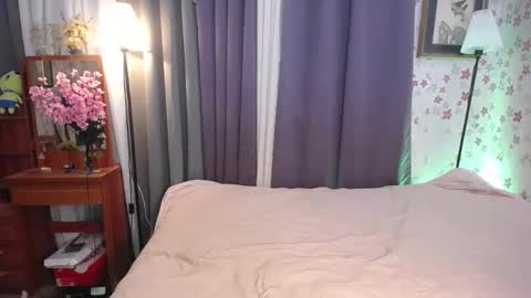 Snapshot of asiansmokeyxx chatting on December 14, 10:34 am prince online show from December 14, 10:34 am