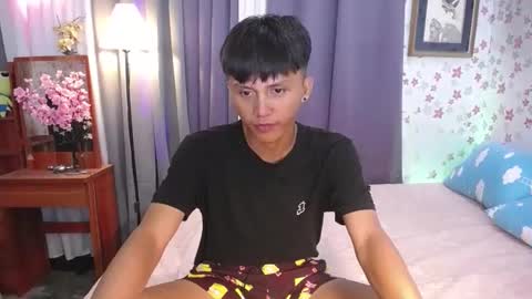 Snapshot of asiansmokeyxx chatting on January 7, 11:58 am prince online show from January 7, 11:58 am