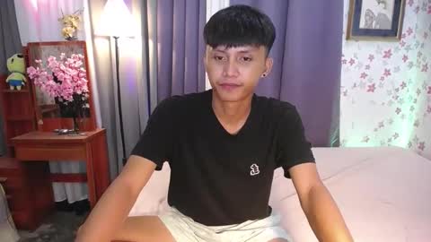 Snapshot of asiansmokeyxx chatting on January 9, 1:35 pm prince online show from January 9, 1:35 pm