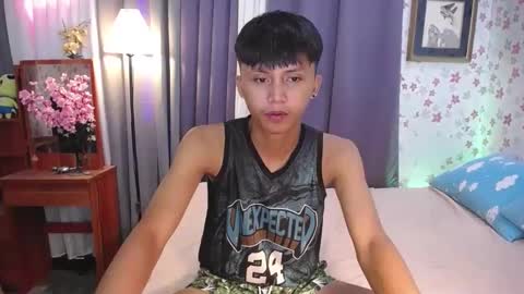 Snapshot of asiansmokeyxx chatting on January 10, 8:29 am prince online show from January 10, 8:29 am