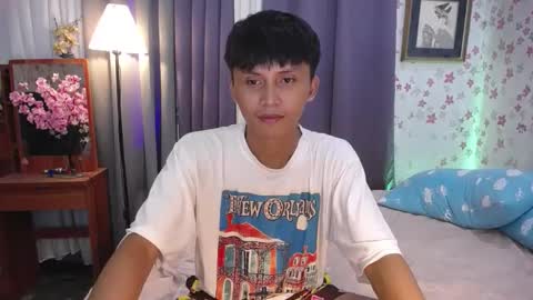 Snapshot of asiansmokeyxx chatting on January 26, 12:22 pm prince online show from January 26, 12:22 pm