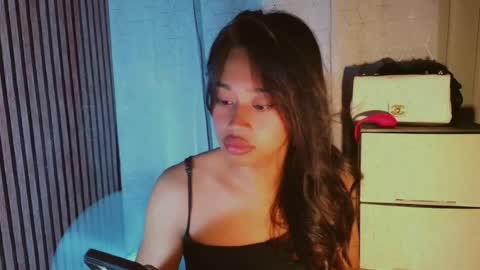 kisses online show from June 15, 4:53 pm