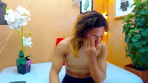 ASLY online show from October 18, 1:12 pm