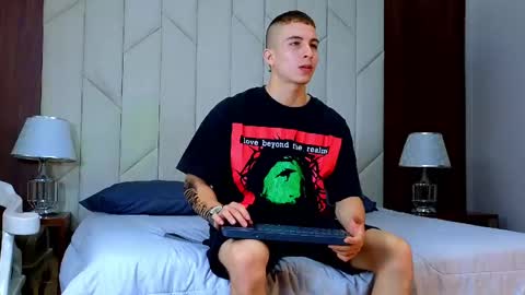 Snapshot of asmodeo_cox chatting on December 8, 9:41 pm Asmodeo - online show from December 8, 9:41 pm