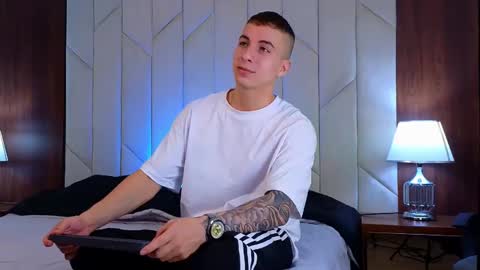 Snapshot of asmodeo_cox chatting on January 16, 11:37 pm Asmodeo - online show from January 16, 11:37 pm