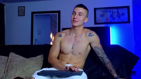 Snapshot of asmodeo_cox chatting on February 7, 9:58 pm Asmodeo - online show from February 7, 9:58 pm