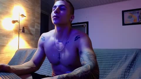 Snapshot of asmodeo_cox chatting on November 15, 10:01 am Asmodeo - online show from November 15, 10:01 am