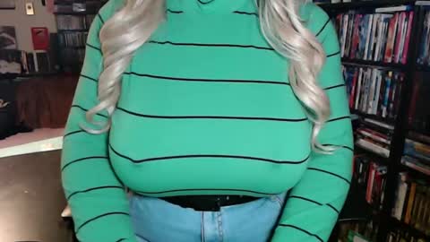 Aspen Vale online show from October 29, 11:17 pm