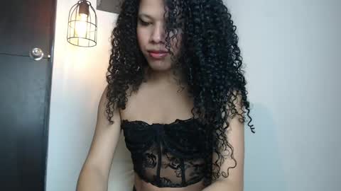 Snapshot of assiavilla1 chatting on April 11, 10:41 am assiavilla1 online show from April 11, 10:41 am