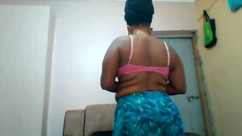 FLORAH DANIEL online show from June 27, 7:02 am