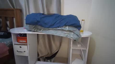 shee online show from February 9, 9:46 am