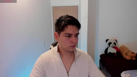 Snapshot of asta_kuro chatting on May 9, 3:01 am Asta Kuno online show from May 9, 3:01 am