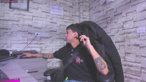 Derek online show from July 3, 6:42 am
