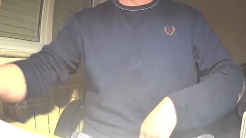 Snapshot of astelover chatting on December 22, 4:27 pm astelover online show from December 22, 4:27 pm