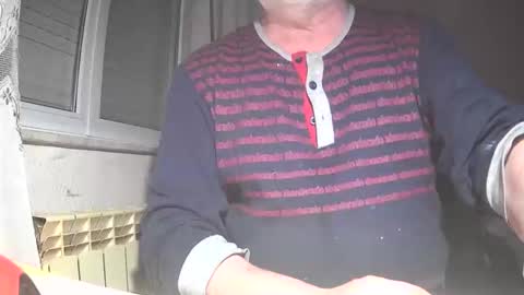 Snapshot of astelover chatting on December 13, 8:47 pm astelover online show from December 13, 8:47 pm