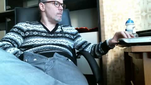 Snapshot of asterion51 chatting on March 4, 3:37 pm asterion51 online show from March 4, 3:37 pm