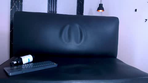 Snapshot of aston_vera chatting on May 17, 5:27 am Aston online show from May 17, 5:27 am