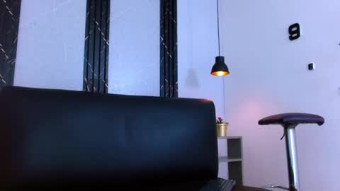 Snapshot of aston_vera chatting on May 21, 3:02 am Aston online show from May 21, 3:02 am