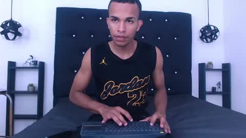 Snapshot of aston_vera chatting on May 29, 3:37 am Aston online show from May 29, 3:37 am