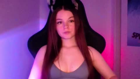 Snapshot of astradream_ chatting on October 23, 5:44 pm astradream_ online show from October 23, 5:44 pm