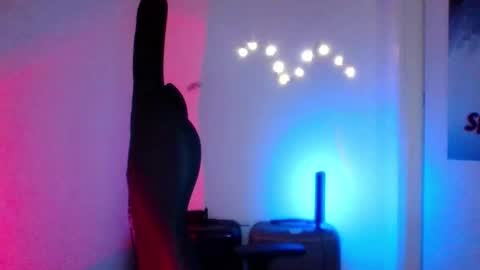 Snapshot of astradream_ chatting on November 13, 10:19 pm astradream_ online show from November 13, 10:19 pm