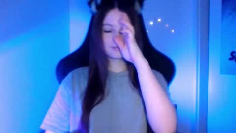 astradream_ online show from February 5, 10:14 pm