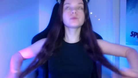 astradream_ online show from February 15, 10:39 pm