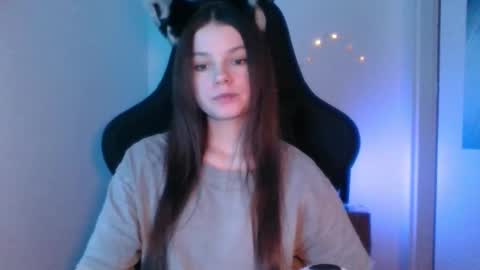 astradream_ online show from March 11, 11:00 pm