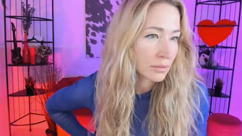 Snapshot of astramonroe chatting on October 22, 6:29 pm astramonroe online show from October 22, 6:29 pm