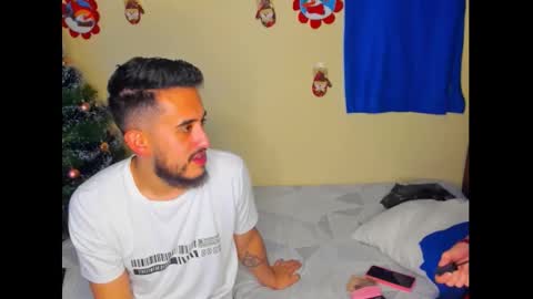 Snapshot of astredad2025 chatting on December 18, 3:01 am Mag and Molly online show from December 18, 3:01 am