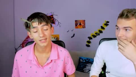 Snapshot of astren_villo chatting on October 23, 12:59 pm astren online show from October 23, 12:59 pm