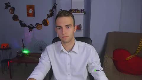 Snapshot of astren_villo chatting on October 28, 1:25 pm astren online show from October 28, 1:25 pm