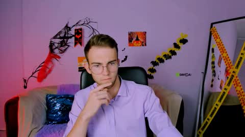 Snapshot of astren_villo chatting on November 2, 1:13 pm astren online show from November 2, 1:13 pm