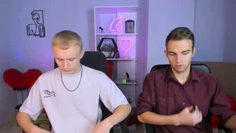 Snapshot of astren_villo chatting on November 17, 6:52 am astren online show from November 17, 6:52 am