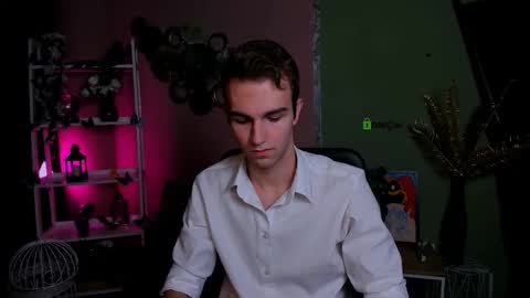 Snapshot of astren_villo chatting on November 18, 9:08 pm astren online show from November 18, 9:08 pm