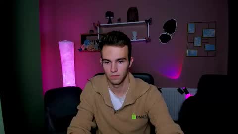 Snapshot of astren_villo chatting on November 21, 8:51 pm astren online show from November 21, 8:51 pm