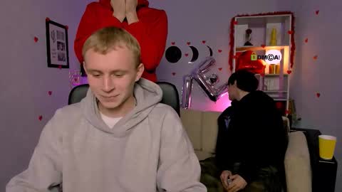 astren online show from February 15, 8:05 pm