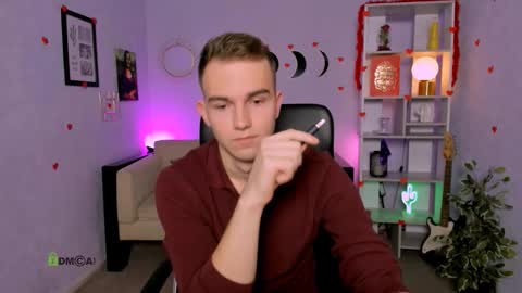 astren online show from February 19, 1:18 pm