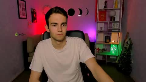 Snapshot of astren_villo chatting on May 22, 12:33 pm astren online show from May 22, 12:33 pm