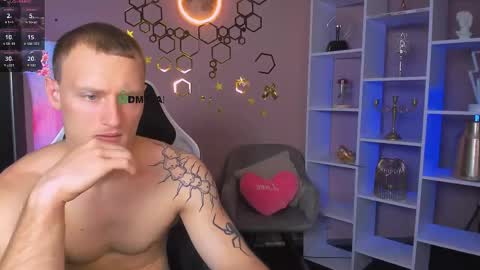 Snapshot of astren_villo chatting on May 28, 5:49 am astren online show from May 28, 5:49 am