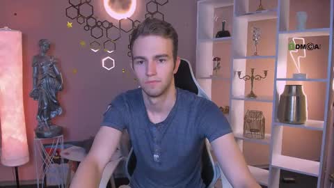 Snapshot of astren_villo chatting on June 2, 5:42 am astren online show from June 2, 5:42 am