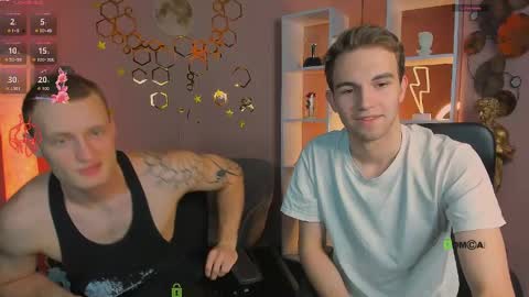Snapshot of astren_villo chatting on June 8, 12:16 pm astren online show from June 8, 12:16 pm