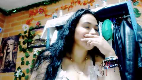 Snapshot of astrid_hauser66 chatting on November 4, 4:11 am astrid_hauser66 online show from November 4, 4:11 am