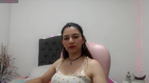 Snapshot of astrolover_ chatting on October 16, 1:17 am camila online show from October 16, 1:17 am