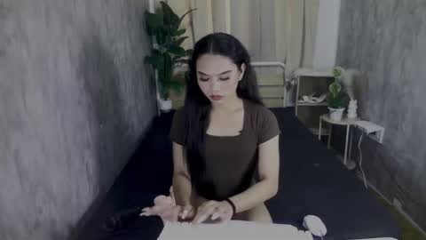 Snapshot of atashakendall chatting on December 17, 8:31 am atashakendall online show from December 17, 8:31 am