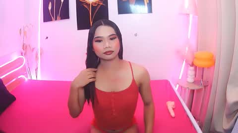 Snapshot of atashakendall chatting on December 22, 1:19 pm atashakendall online show from December 22, 1:19 pm