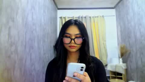 Snapshot of atashakendall chatting on February 13, 2:40 am atashakendall online show from February 13, 2:40 am