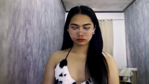 Snapshot of atashakendall chatting on March 15, 2:28 am atashakendall online show from March 15, 2:28 am