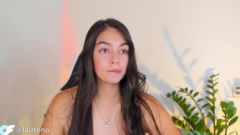 Snapshot of atena676 chatting on December 10, 4:56 am atena676 online show from December 10, 4:56 am